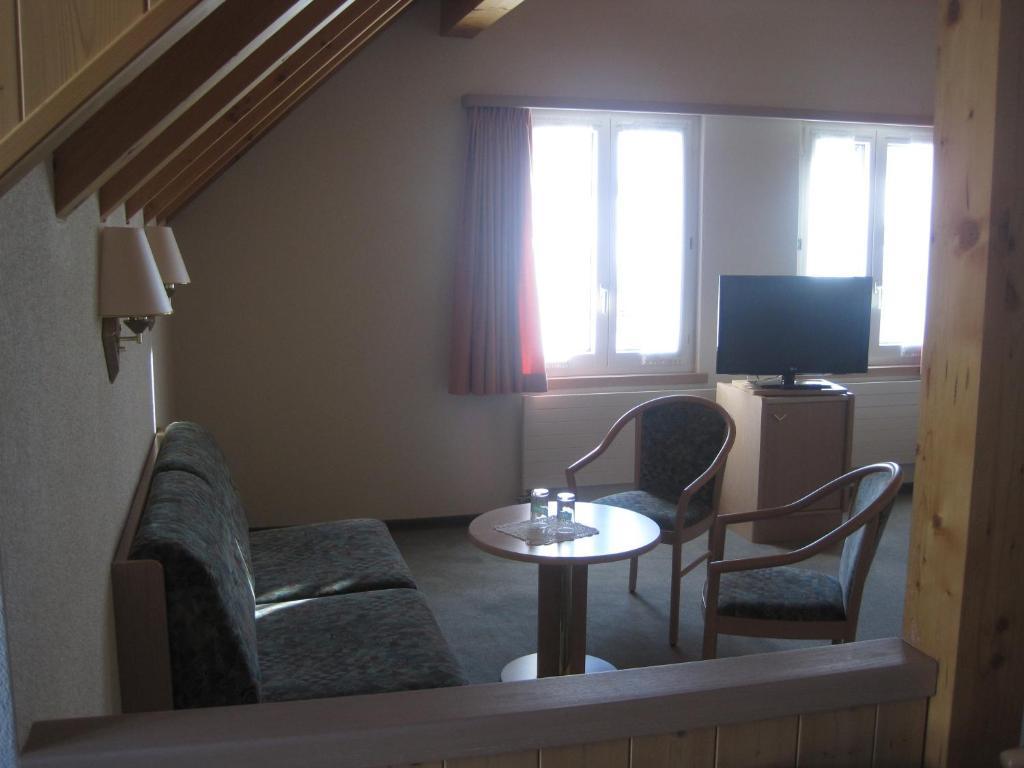 Hotel Des Alpes Realp Ruang foto