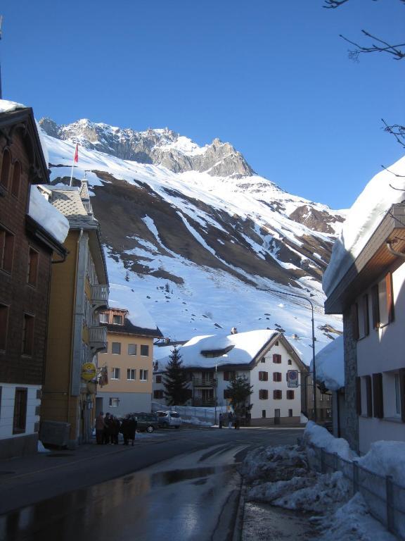 Hotel Des Alpes Realp Bagian luar foto